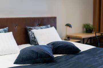 Фото номера Улучшенный номер с кроватью размера «king-size» Отель Hotel Fjalar г. Сало 2