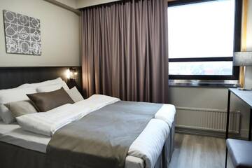 Фото номера Двухместный номер с 2 отдельными кроватями Отель Original Sokos Hotel Rikala Salo г. Сало 8