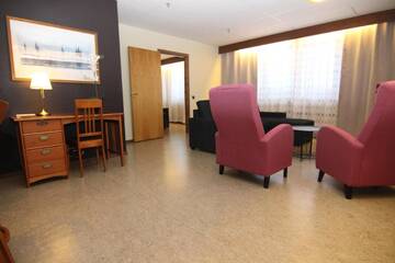 Фото номера Роскошный четырехместный номер Отель Pii Hotel г. Сало 4